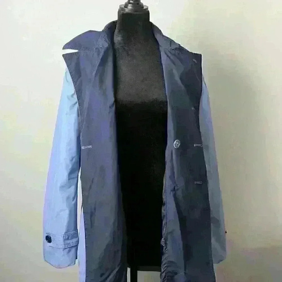 Official Disneyland Crewmember Jacket Size XS - Picture 3 of 5